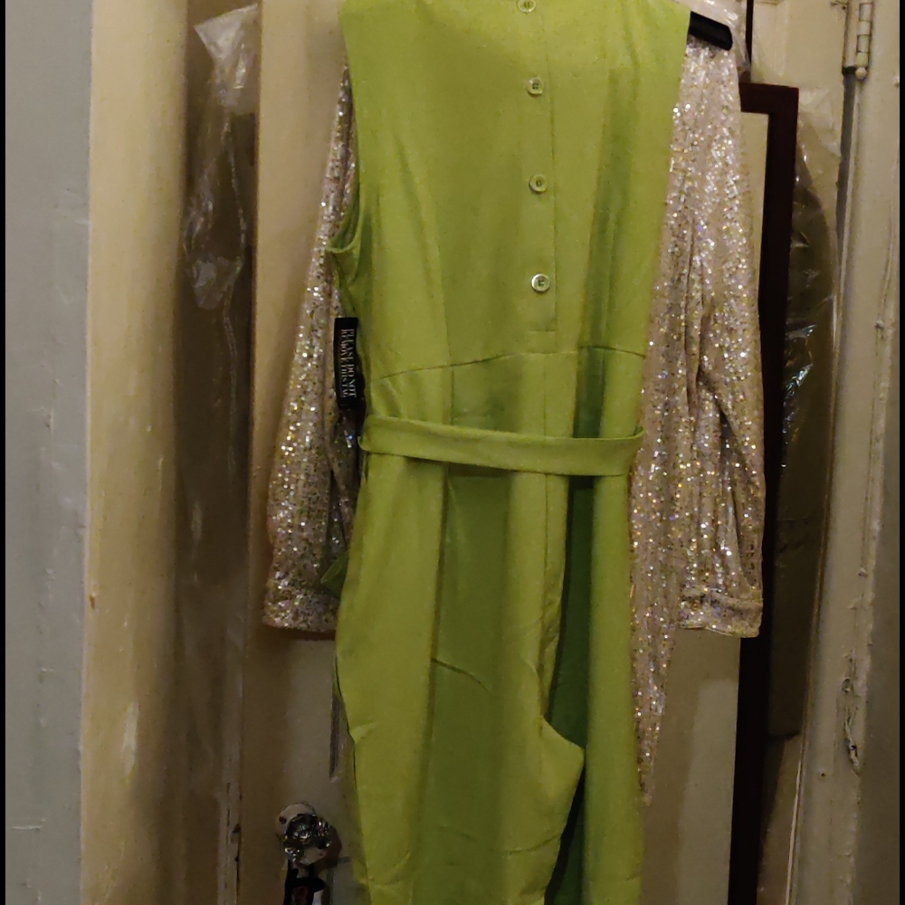 Button back jumpsuit - Picture 4 of 4